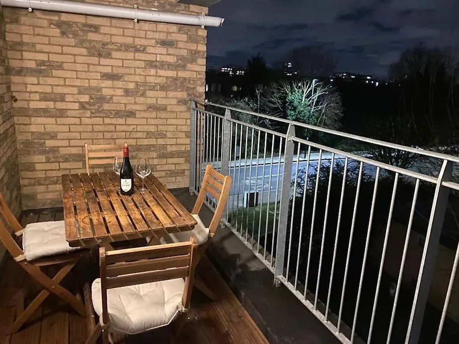 Stunning Double Bed Flat With Private Balcony & Free Parking Apartment London 0*,  United Kingdom