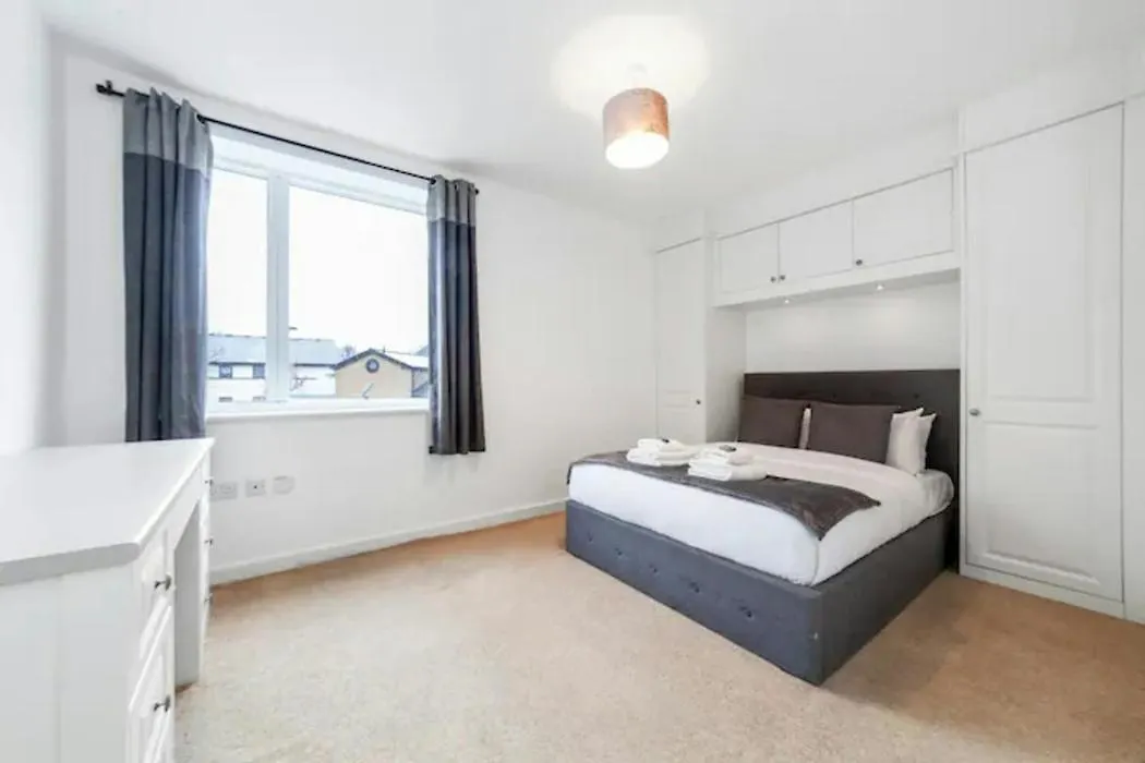 Stunning Double Bed Flat With Private Balcony & Free Parking Apartment London United Kingdom